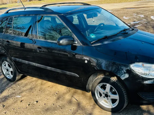 Skoda Fabia - фото 4