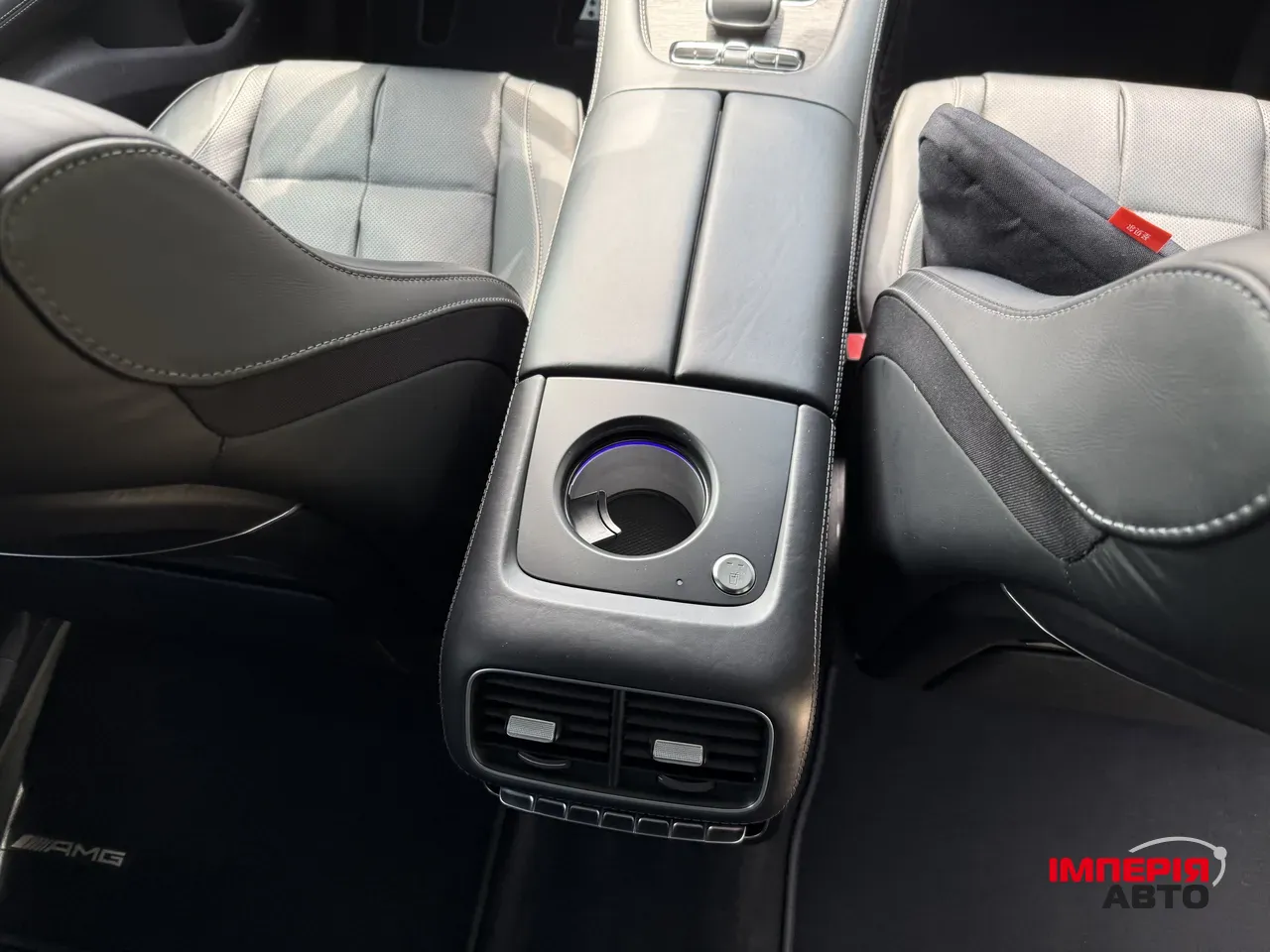 Mercedes-Benz GLS - фото 23