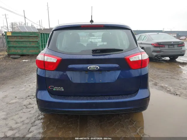 Ford C-MAX - фото 5