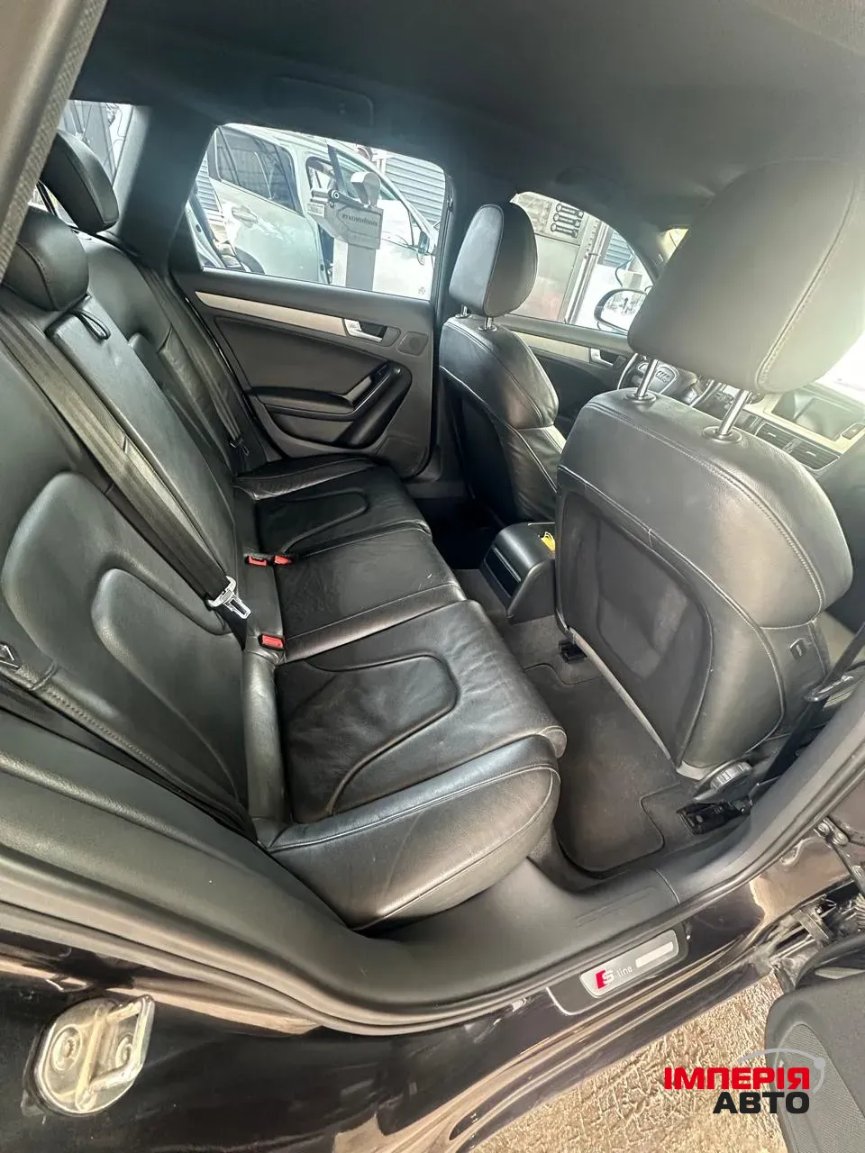 Audi A4 - фото 8