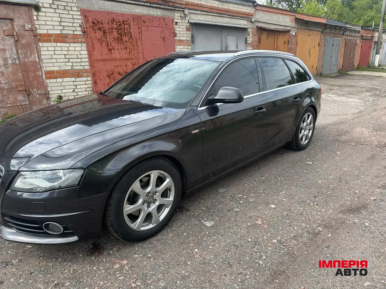 Audi A4 - фото 5
