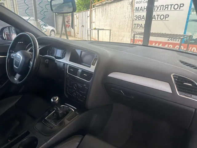 Audi A4 - фото 4