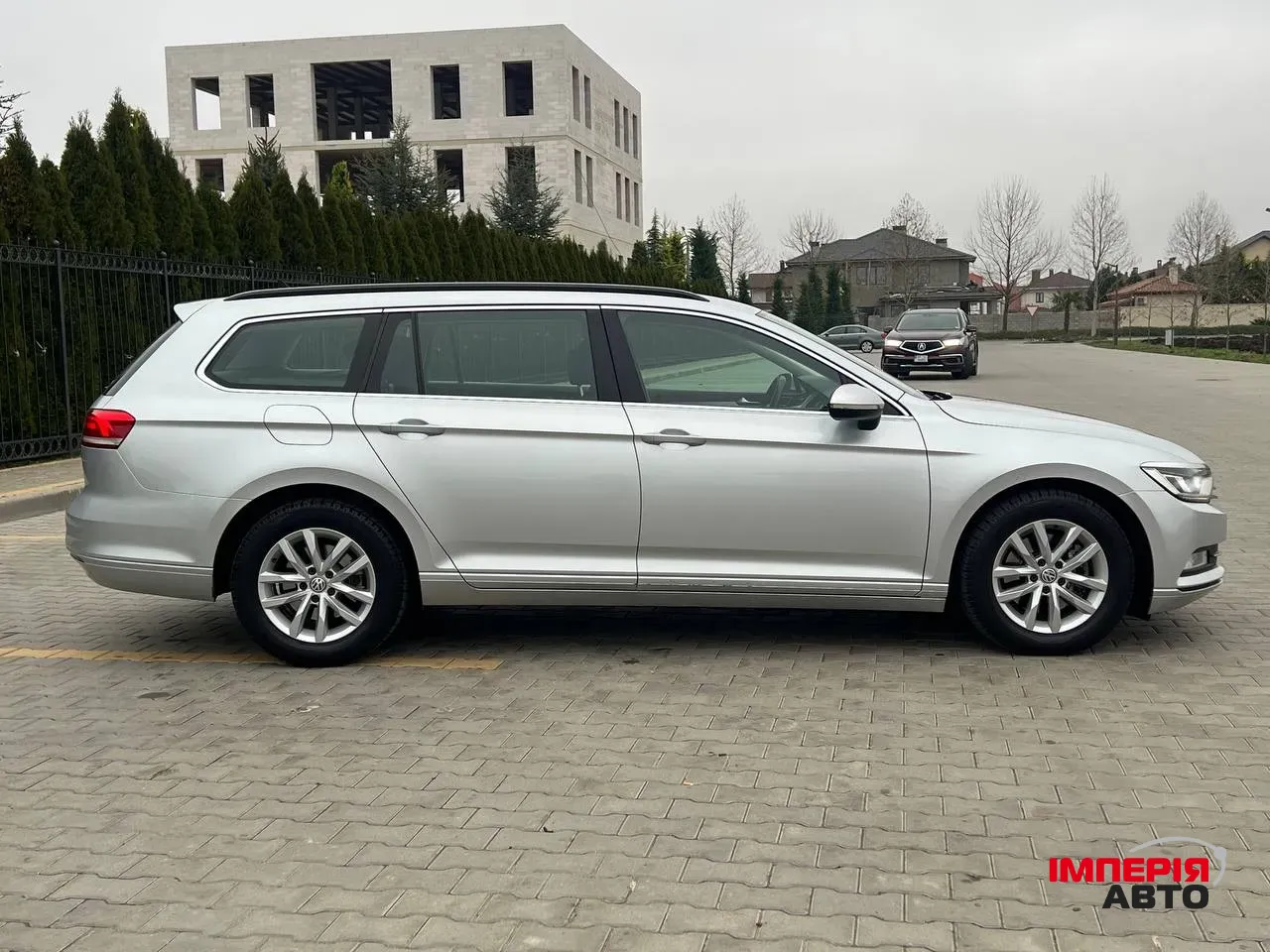 Volkswagen Passat - фото 6