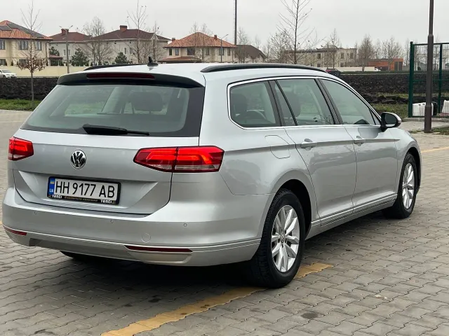Volkswagen Passat - фото 4