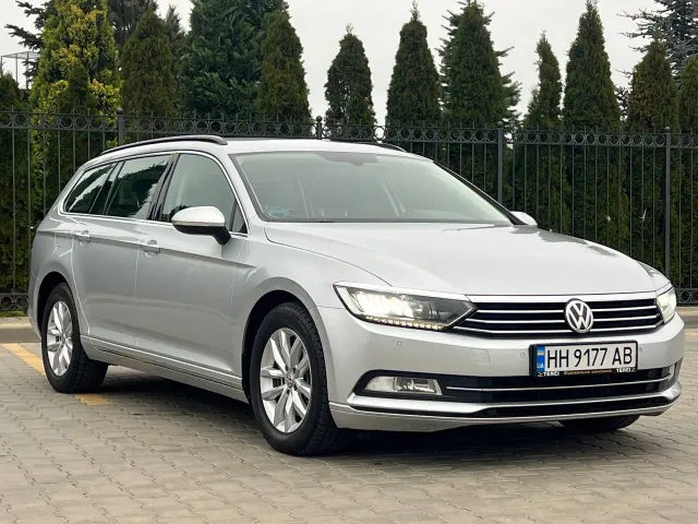 Volkswagen Passat - фото 2