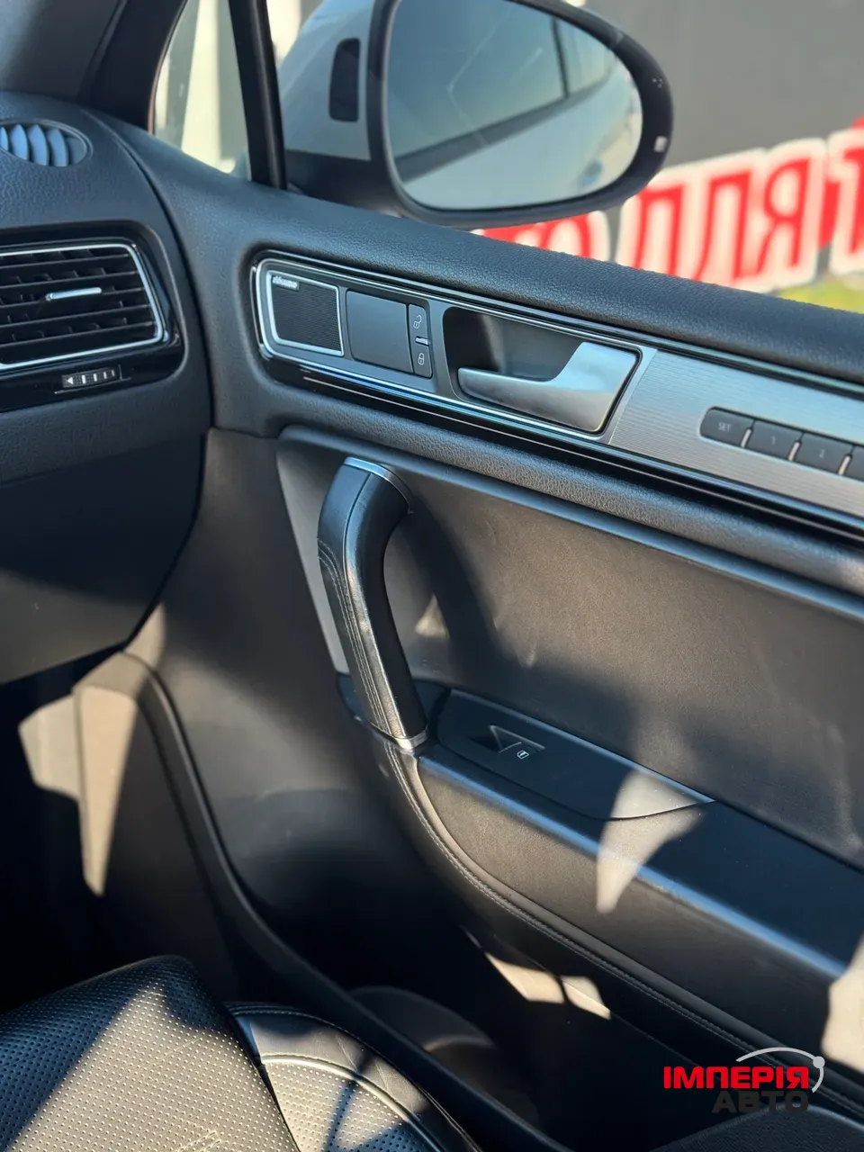 Volkswagen Touareg - фото 17