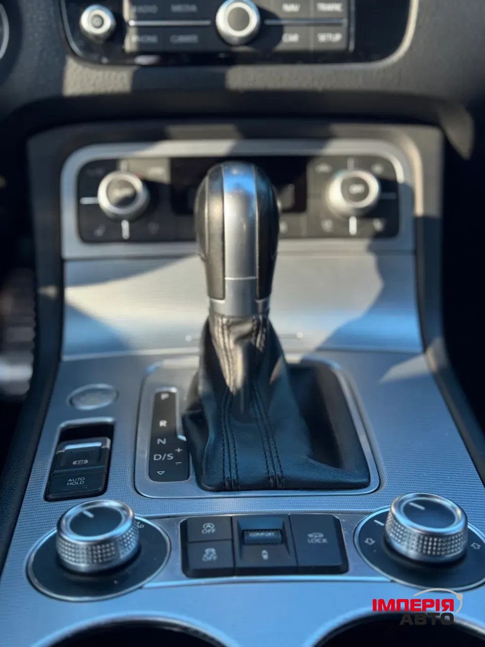 Volkswagen Touareg - фото 19