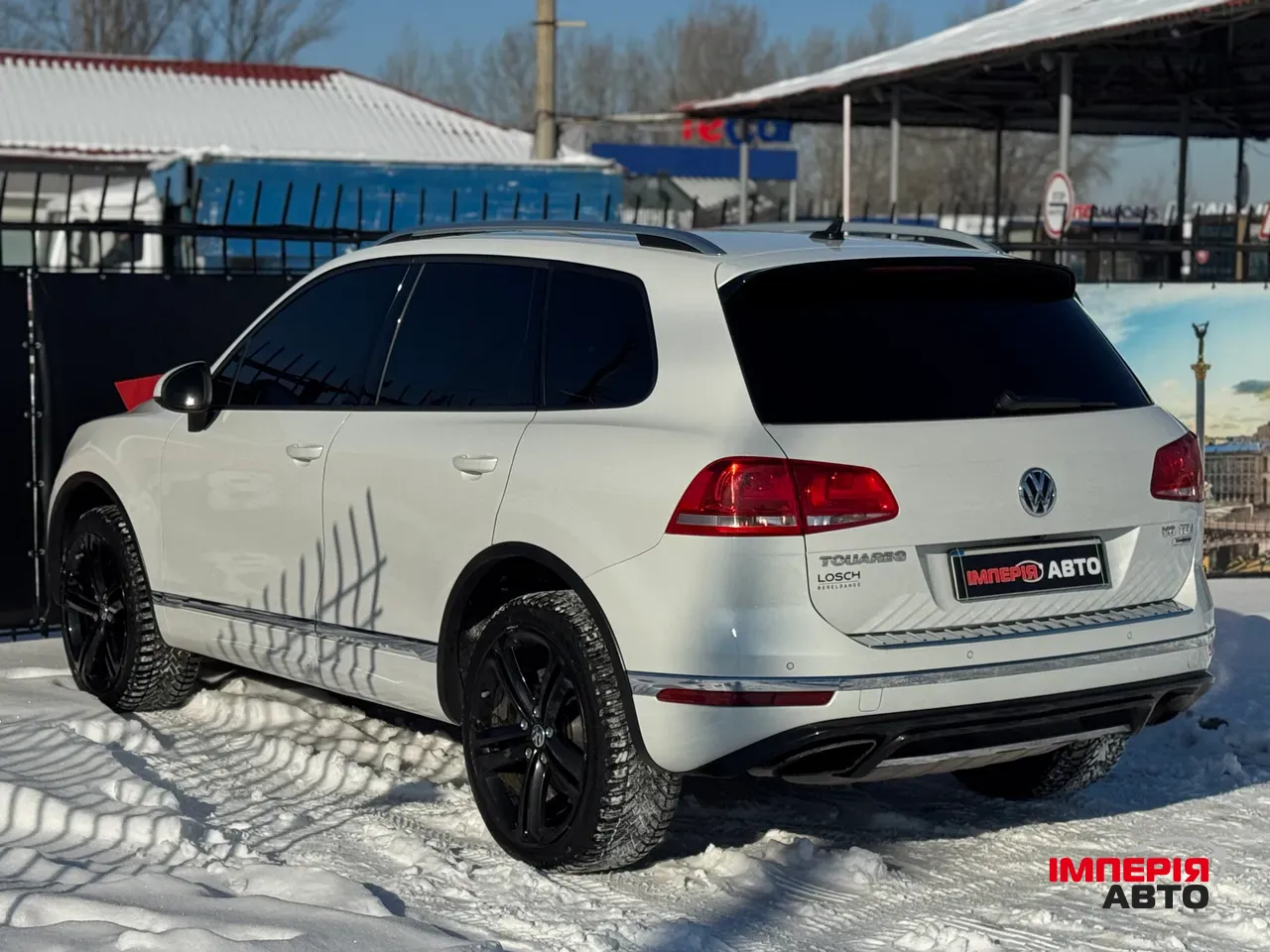 Volkswagen Touareg - фото 6
