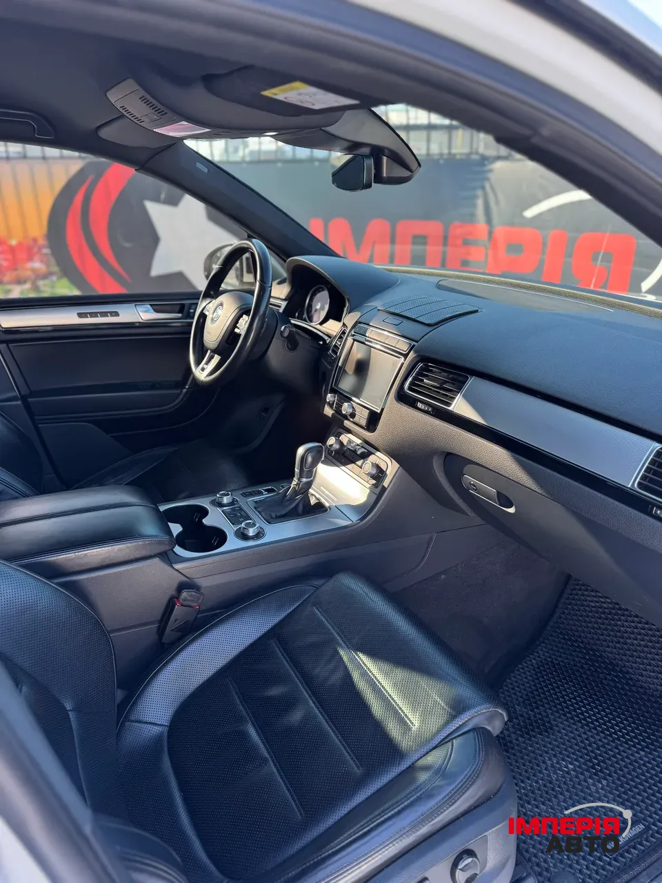 Volkswagen Touareg - фото 18