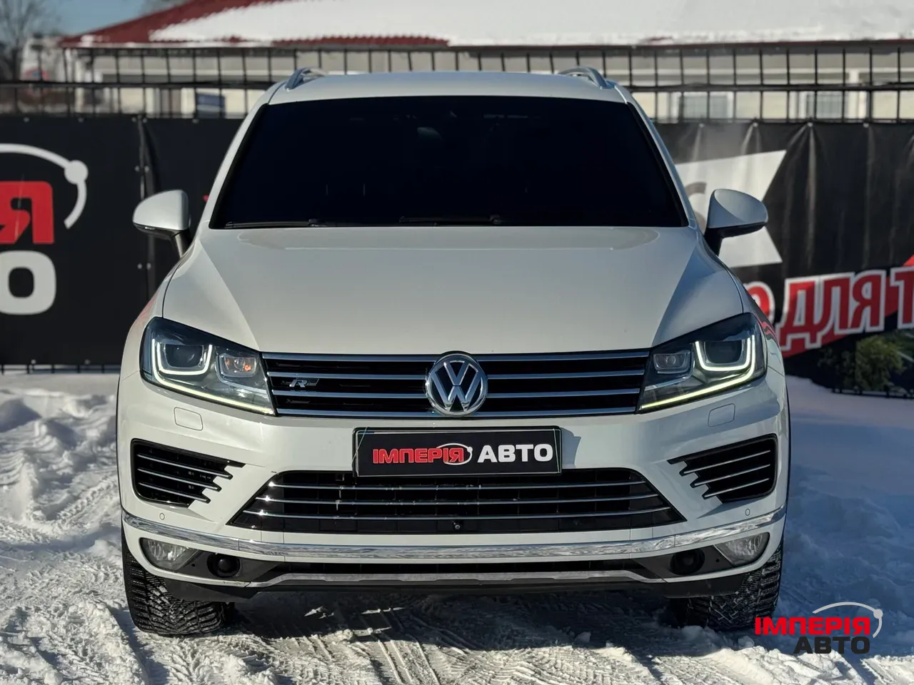 Volkswagen Touareg - фото 2