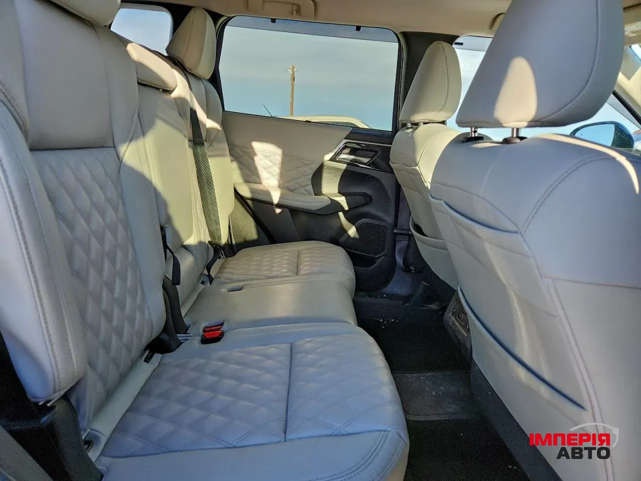 Mitsubishi Outlander - фото 11