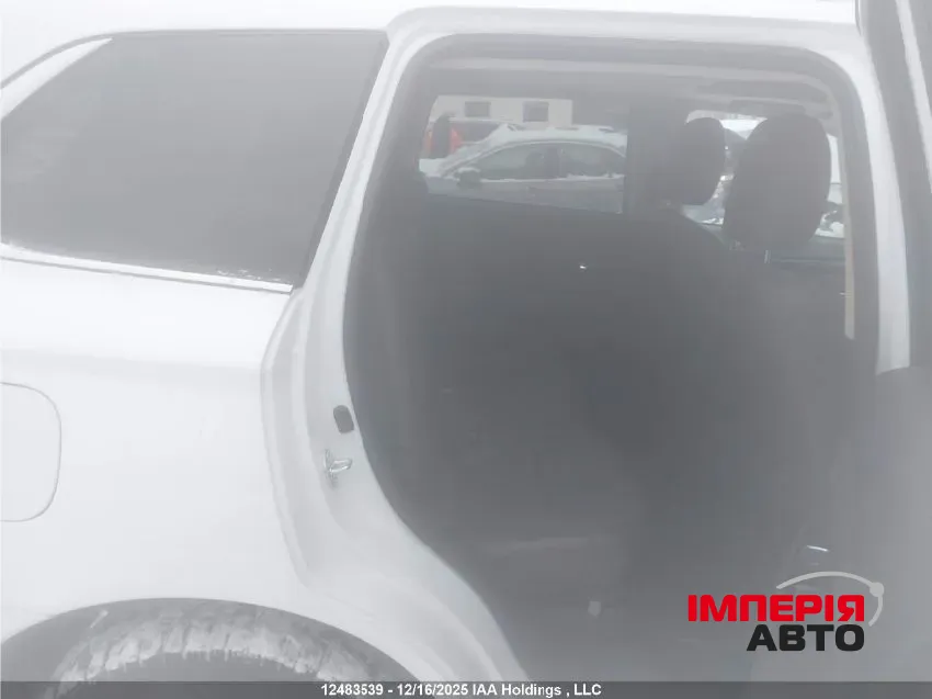 Mitsubishi Outlander - фото 8