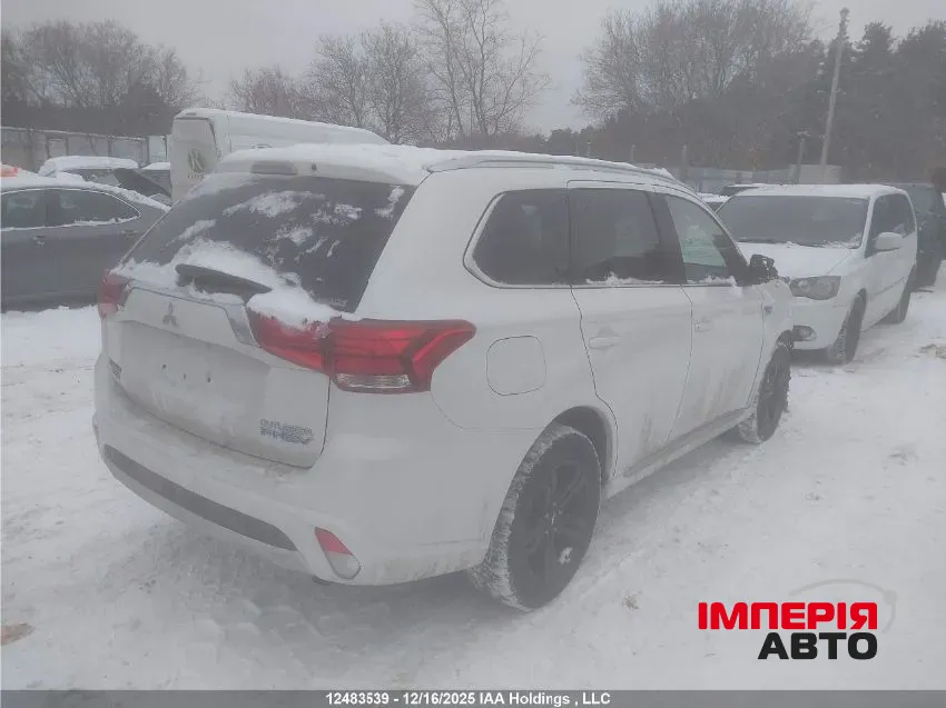 Mitsubishi Outlander - фото 6