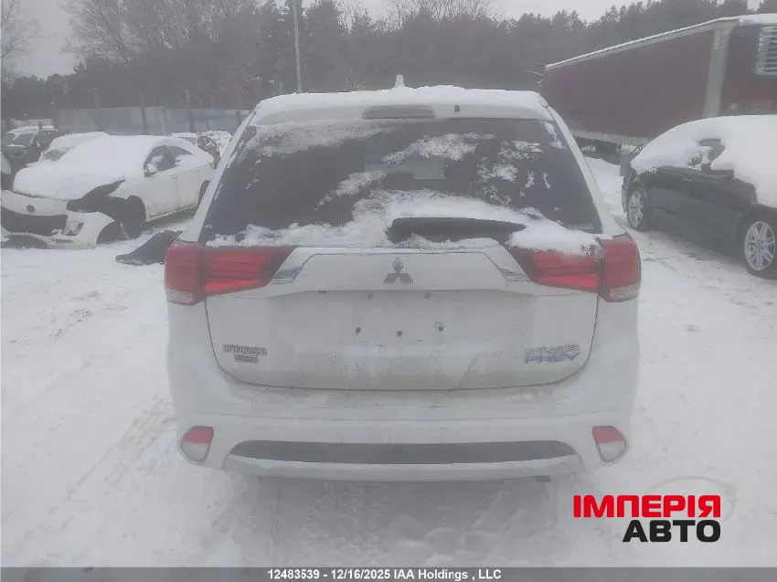 Mitsubishi Outlander - фото 5