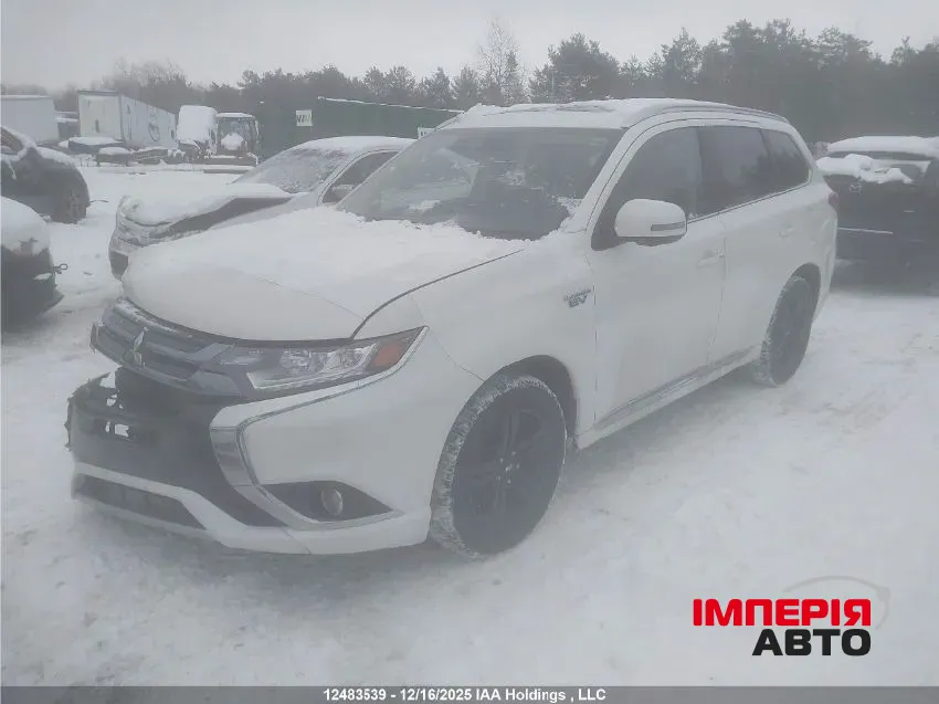 Mitsubishi Outlander - фото 1