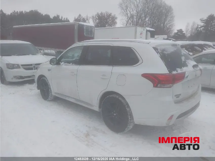 Mitsubishi Outlander - фото 4