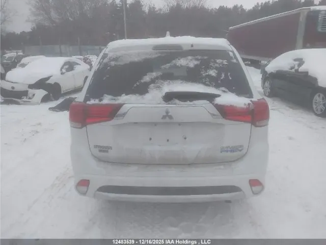 Mitsubishi Outlander - фото 5