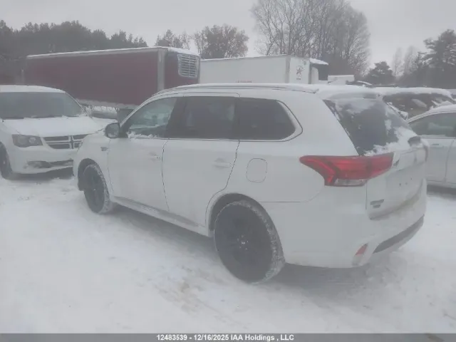 Mitsubishi Outlander - фото 4