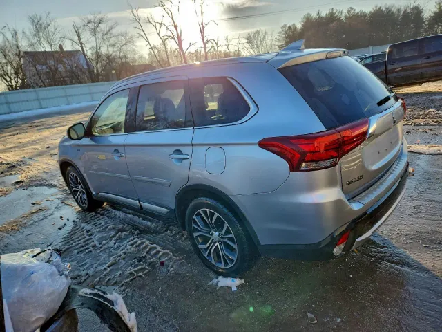 Mitsubishi Outlander - фото 4