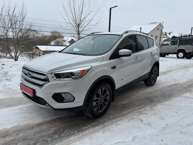 Ford Kuga - фото 1
