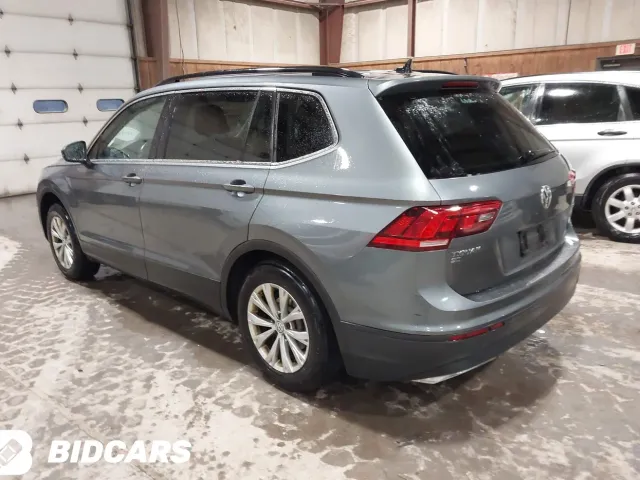 Volkswagen Tiguan - фото 4