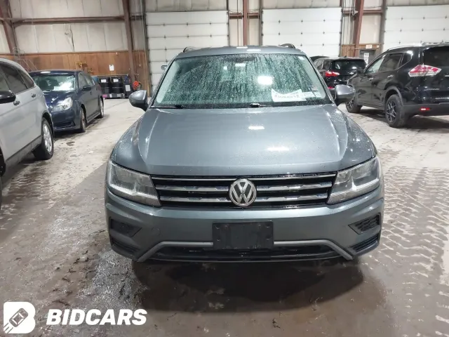 Volkswagen Tiguan - фото 2