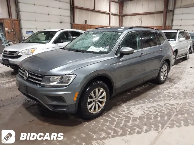 Volkswagen Tiguan - фото 3