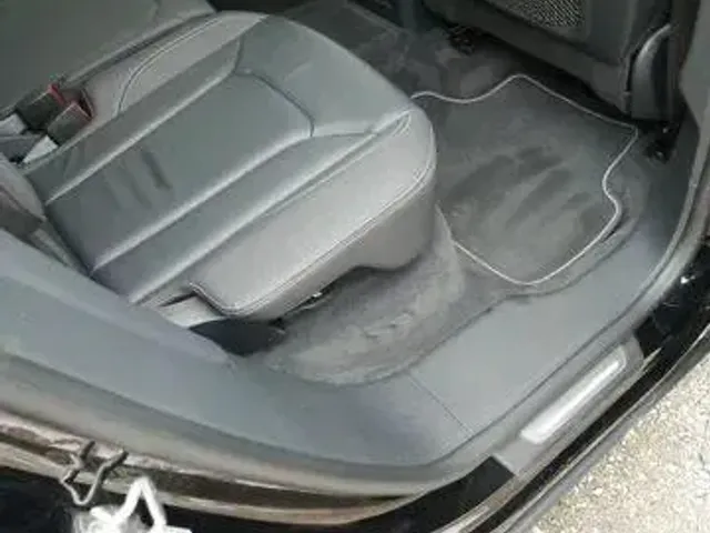 Audi Q8 - фото 5