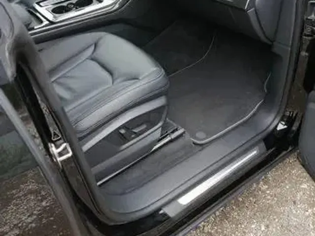 Audi Q8 - фото 4