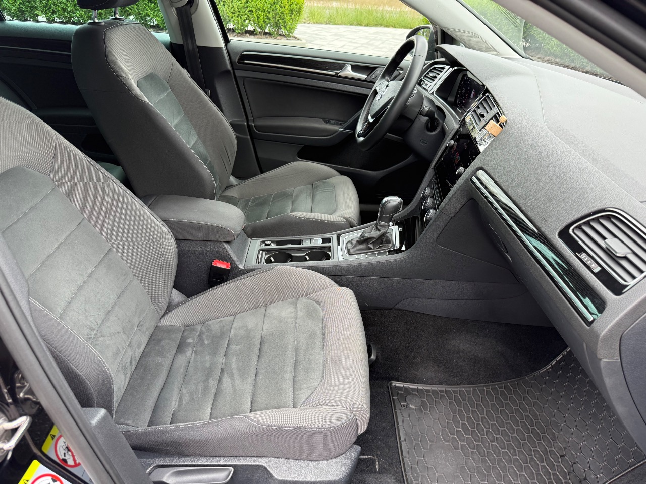 Volkswagen Golf - фото 15