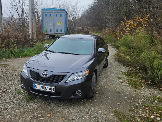 Toyota Camry - фото 2