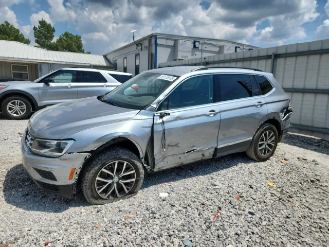 Volkswagen Tiguan - фото 1