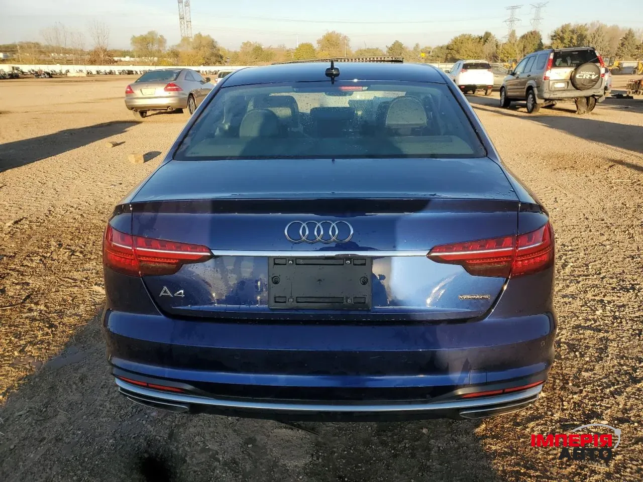 Audi A4 - фото 5