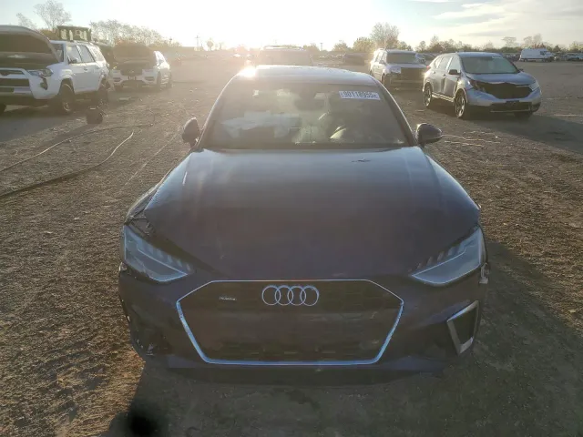 Audi A4 - фото 2