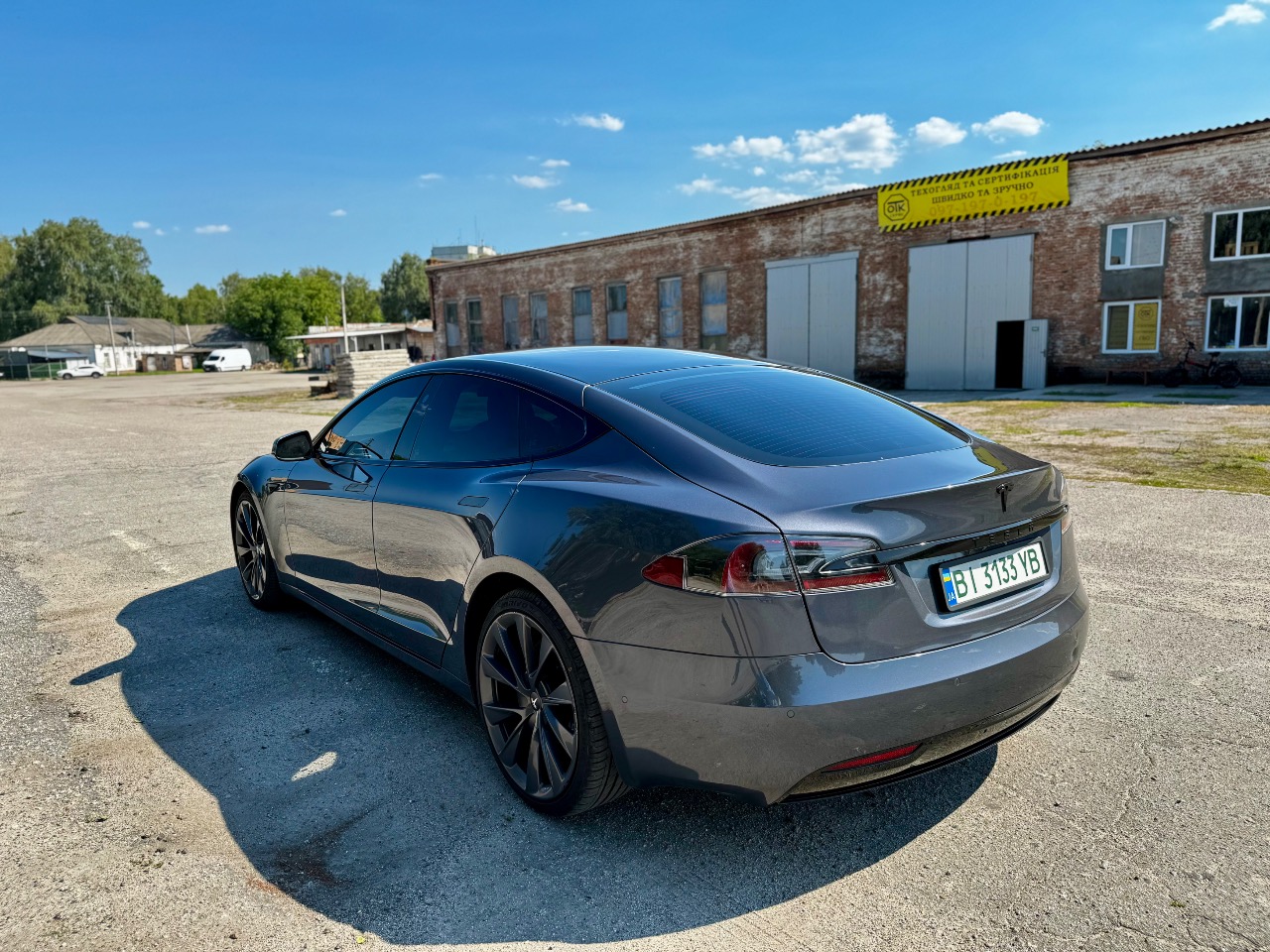 Tesla Model S - фото 13