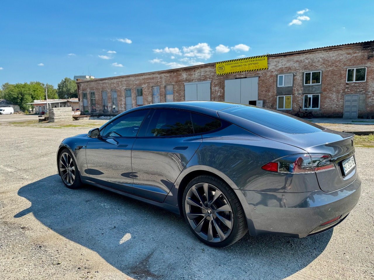 Tesla Model S - фото 10