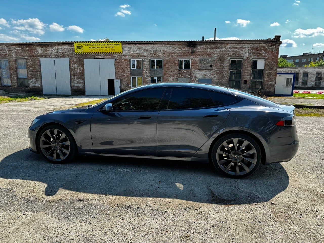 Tesla Model S - фото 5