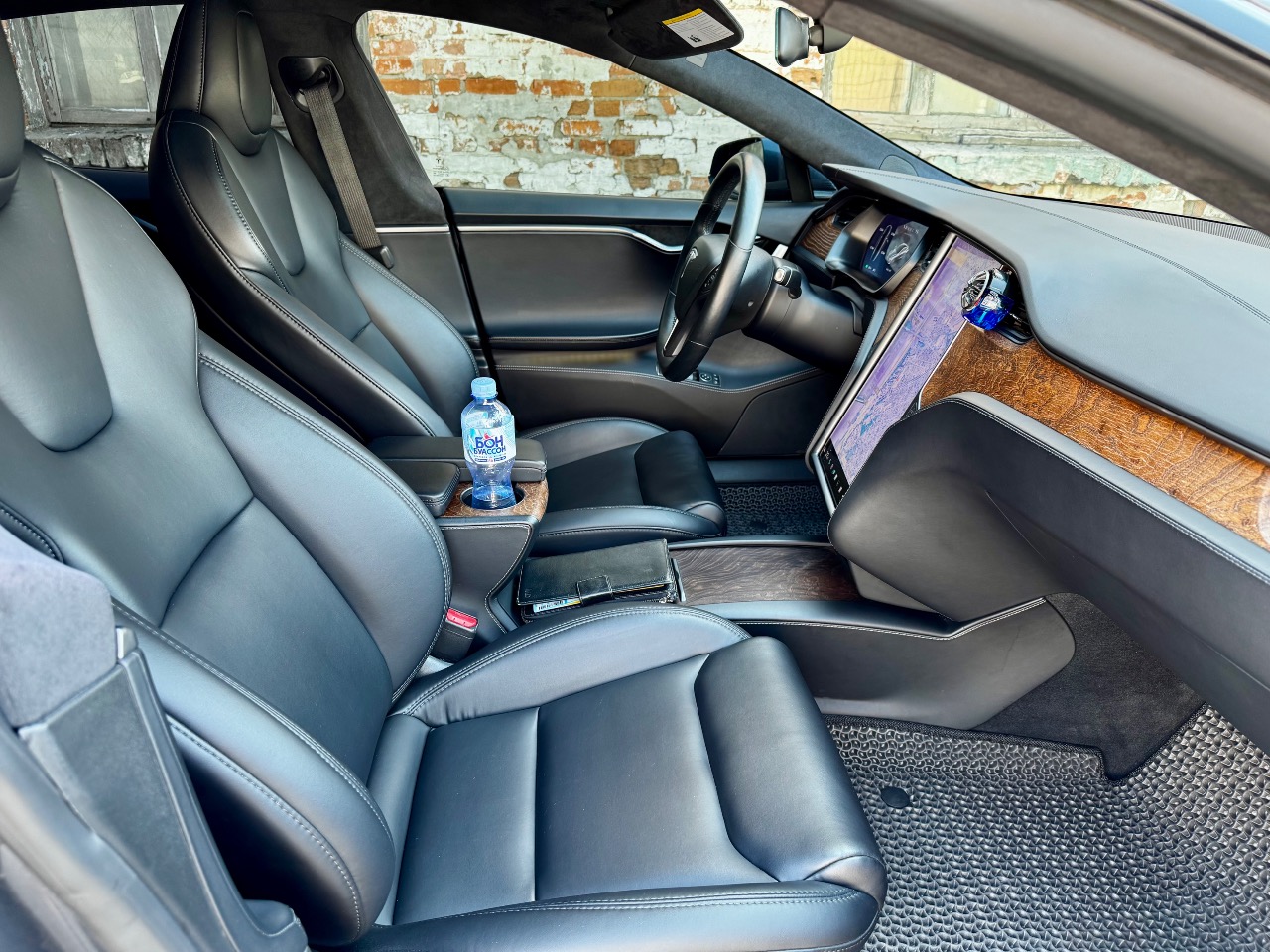 Tesla Model S - фото 1