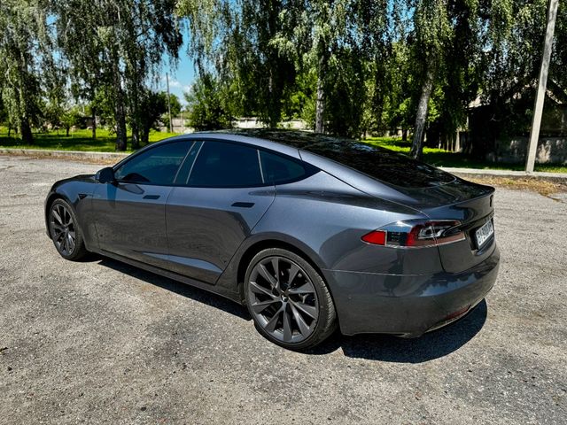 Tesla Model S - фото 4