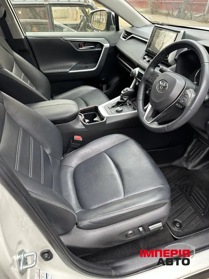 Toyota RAV4 - фото 10