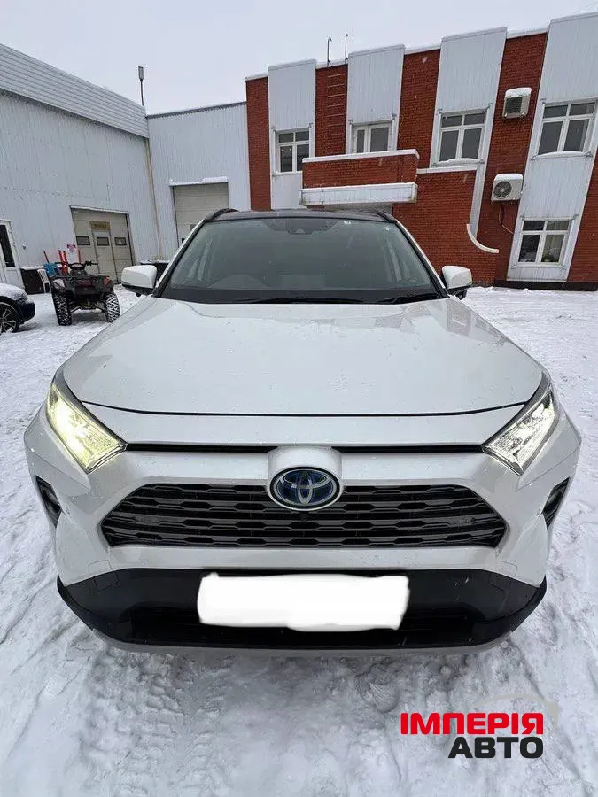 Toyota RAV4 - фото 6