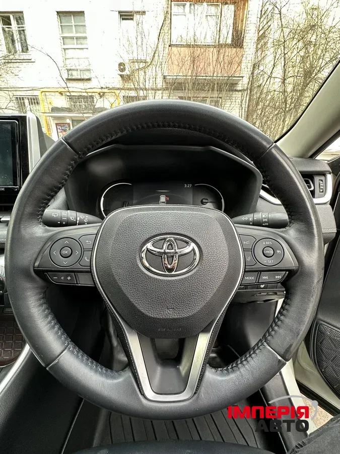 Toyota RAV4 - фото 13