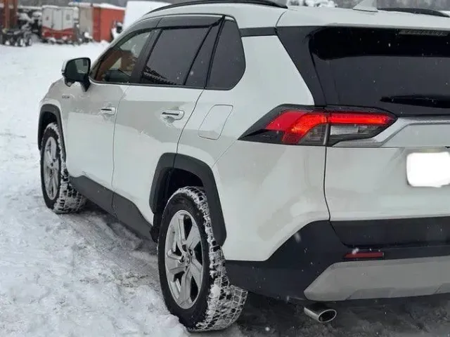 Toyota RAV4 - фото 5