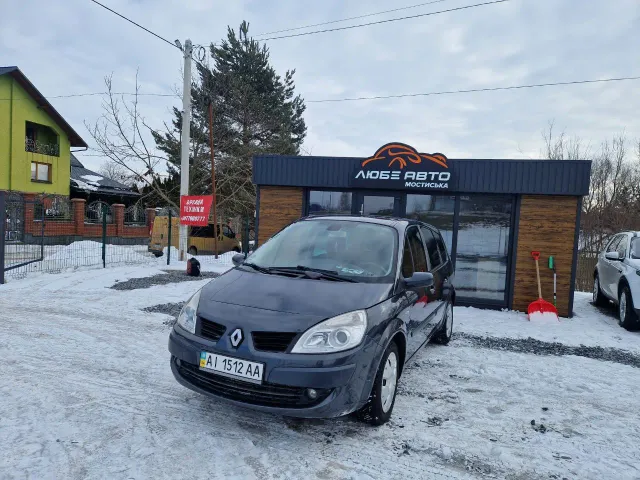 Renault Megane - фото 1