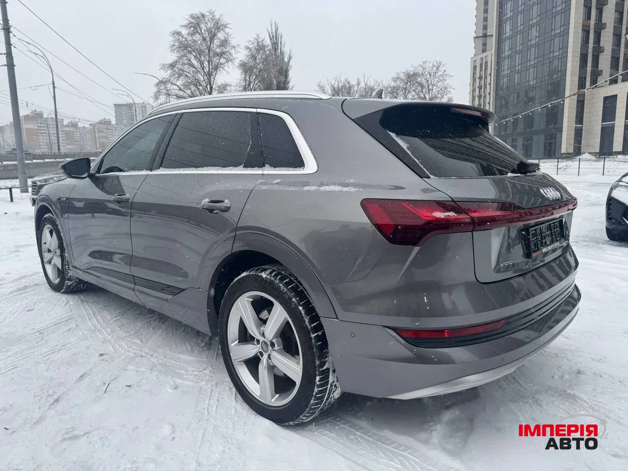 Audi e-tron - фото 10