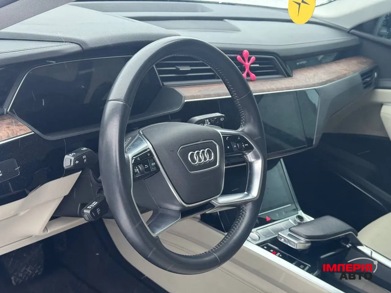 Audi e-tron - фото 25