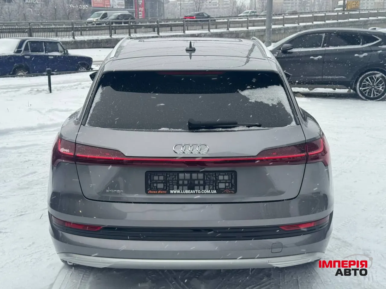 Audi e-tron - фото 11