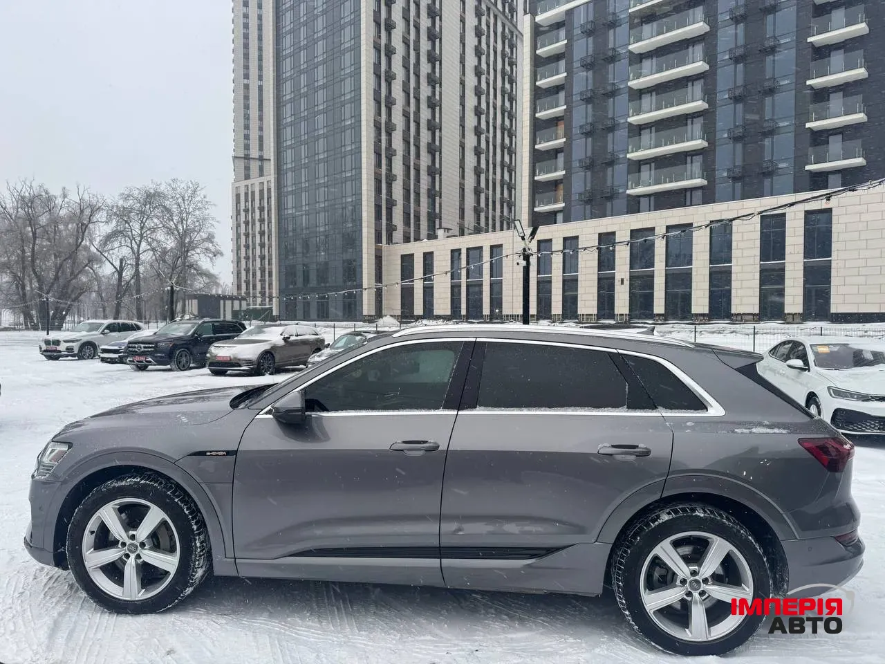 Audi e-tron - фото 12