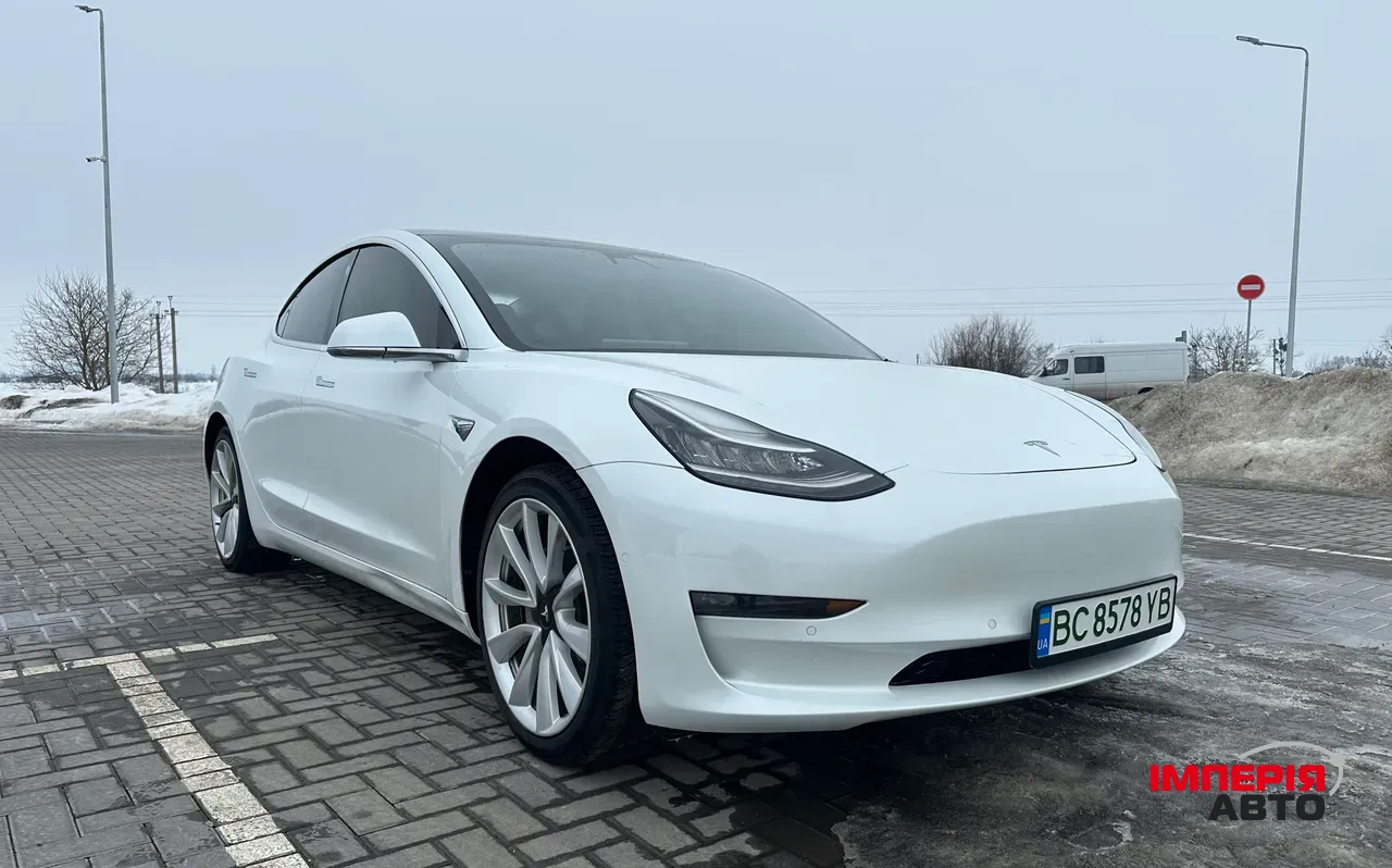 Tesla Model 3 - фото 2