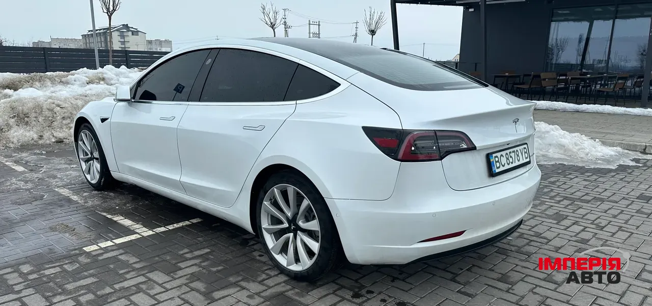 Tesla Model 3 - фото 3